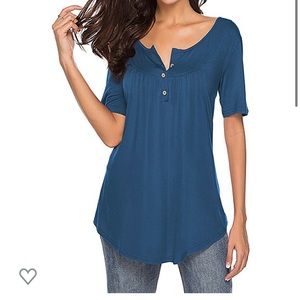 Brand new flowy button top